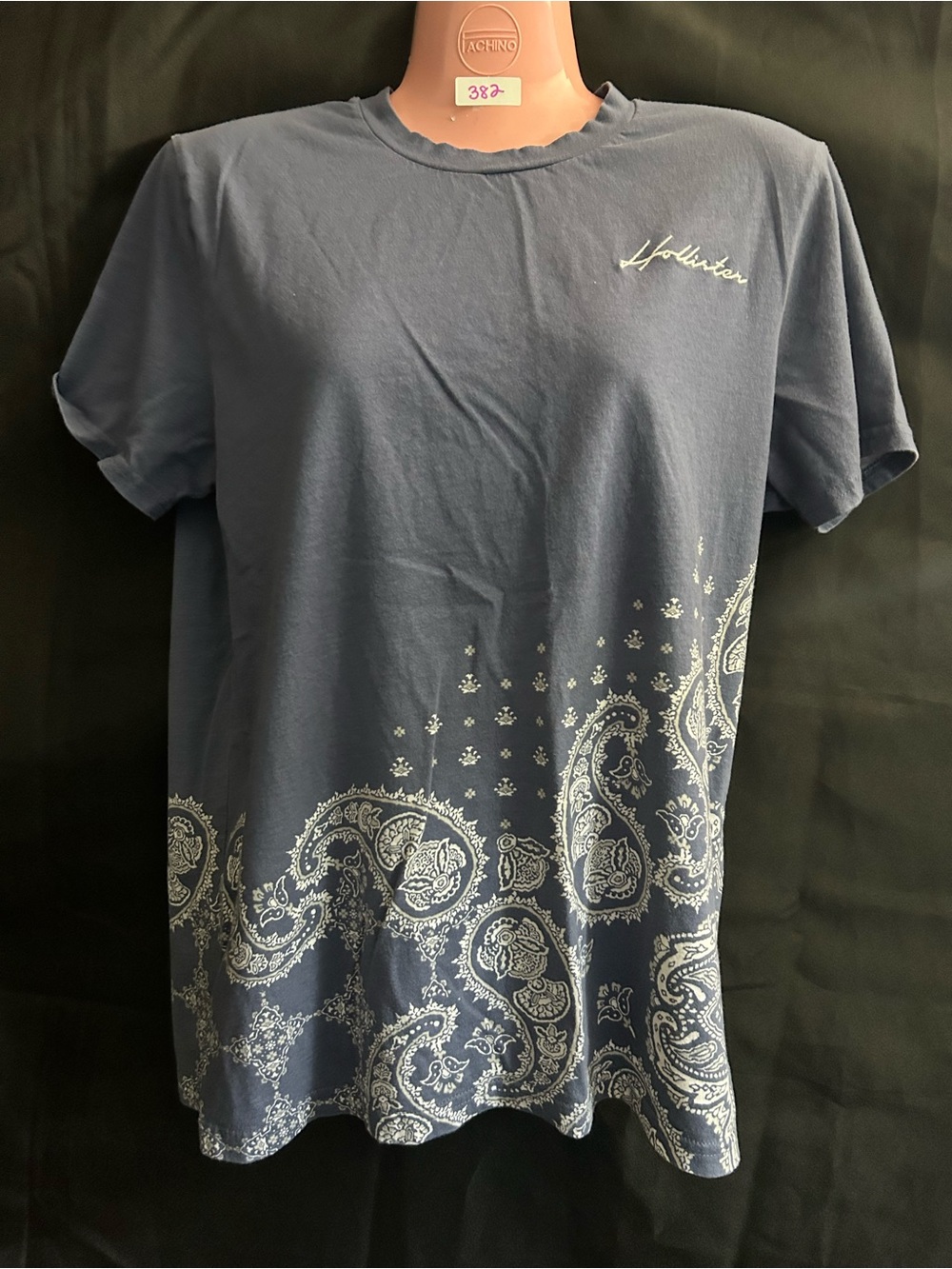Hollister Navy and White Paisley Bandana-Print Short Sleeve Tee MD